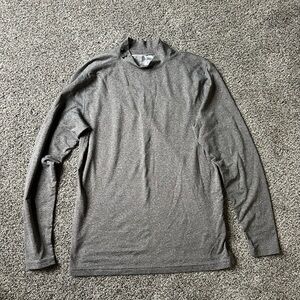 Men’s Under Armoir Gray Long Sleeve Cold Gear Shirt